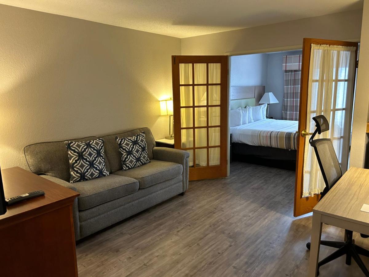 Country Inn & Suites By Radisson, Grand Rapids Airport, Mi Экстерьер фото