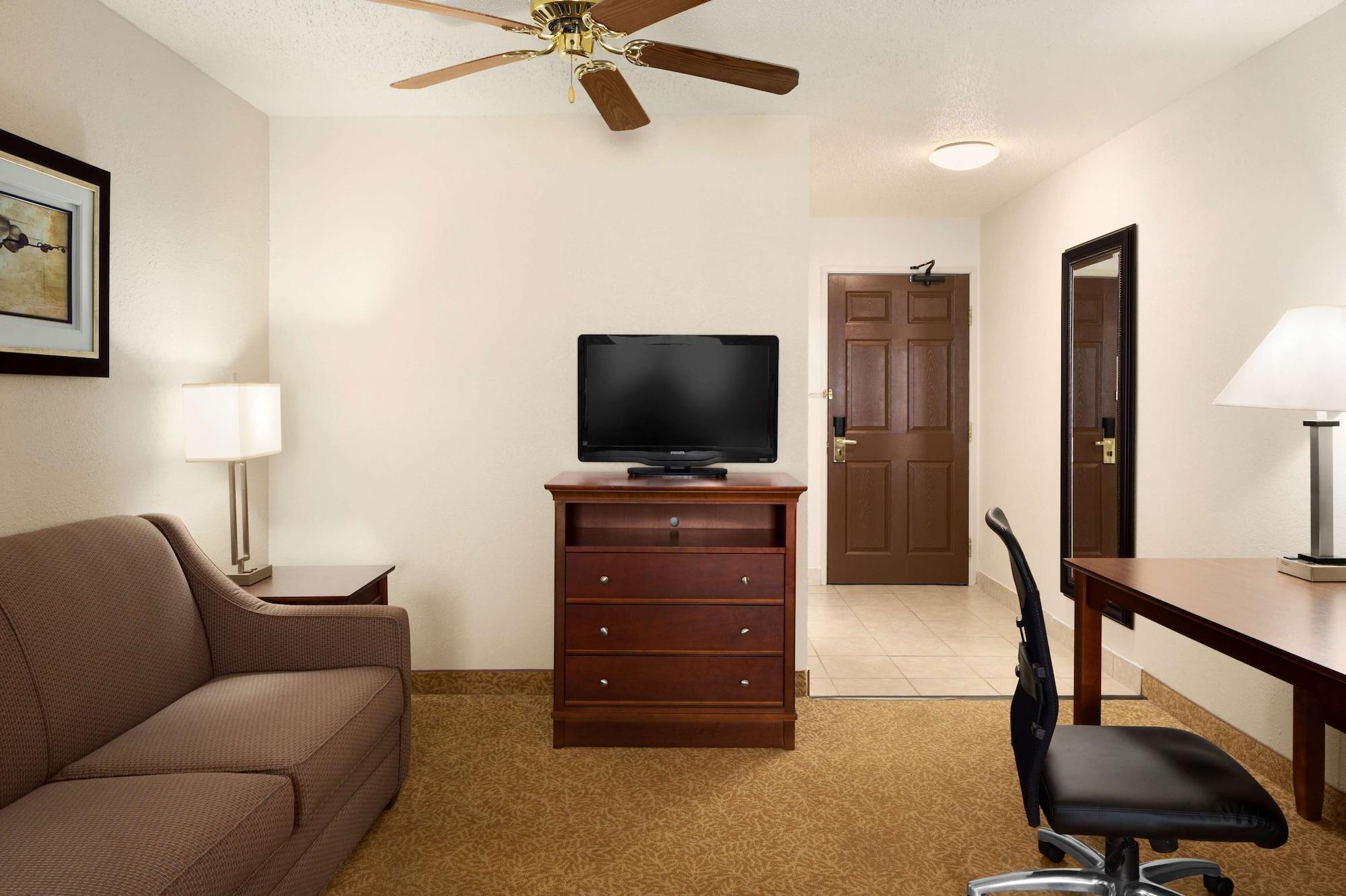 Country Inn & Suites By Radisson, Grand Rapids Airport, Mi Экстерьер фото