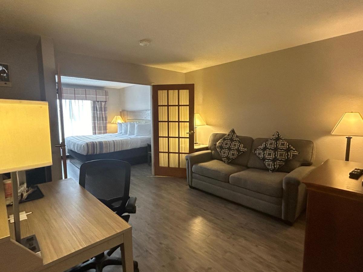 Country Inn & Suites By Radisson, Grand Rapids Airport, Mi Экстерьер фото
