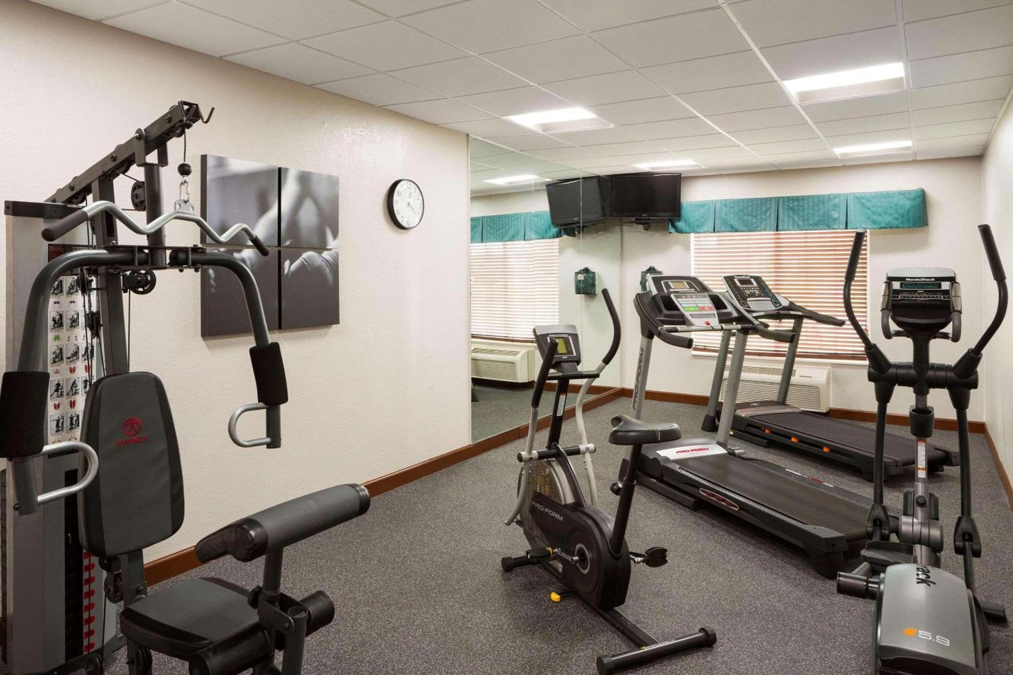Country Inn & Suites By Radisson, Grand Rapids Airport, Mi Экстерьер фото