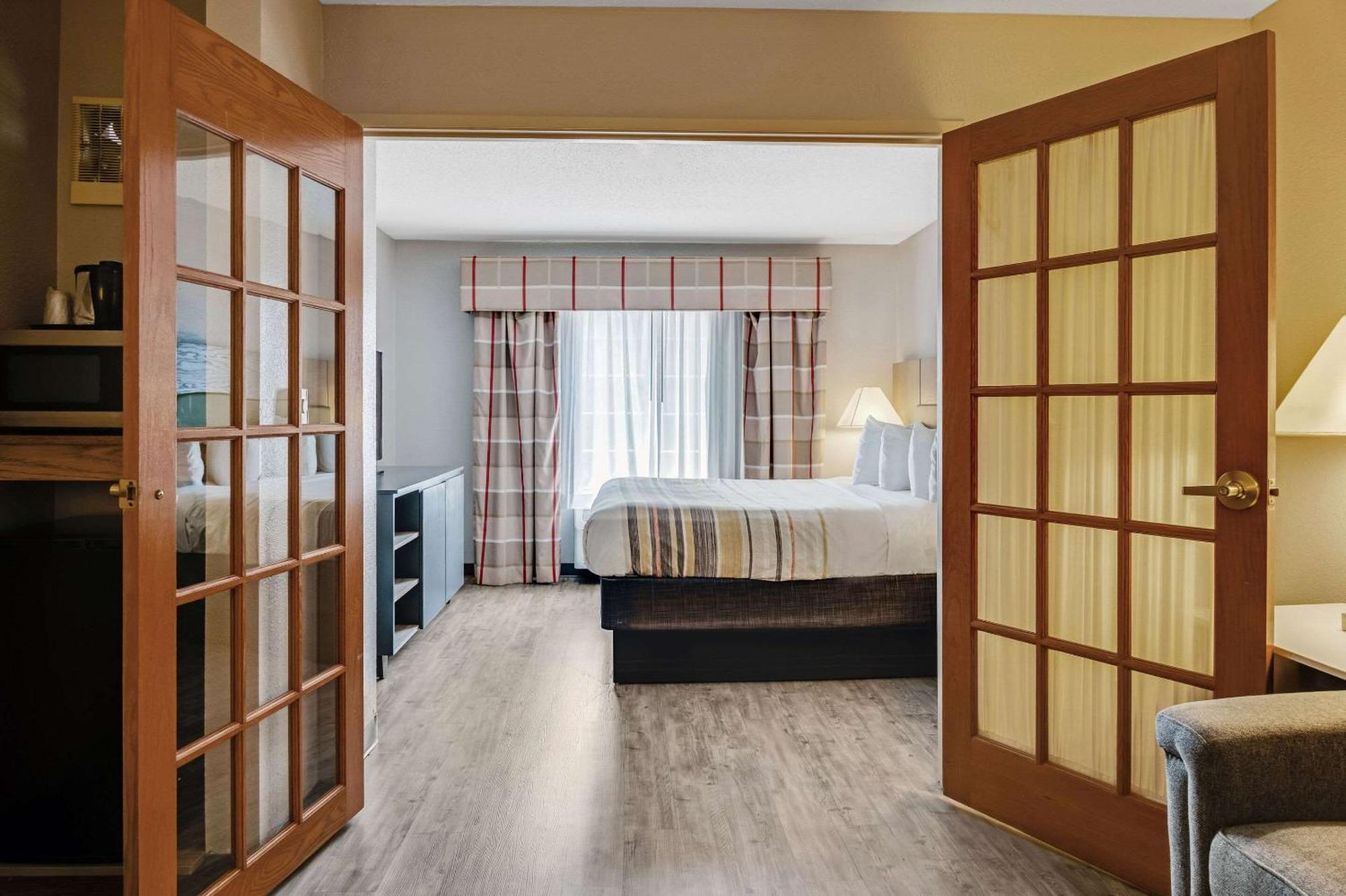 Country Inn & Suites By Radisson, Grand Rapids Airport, Mi Экстерьер фото