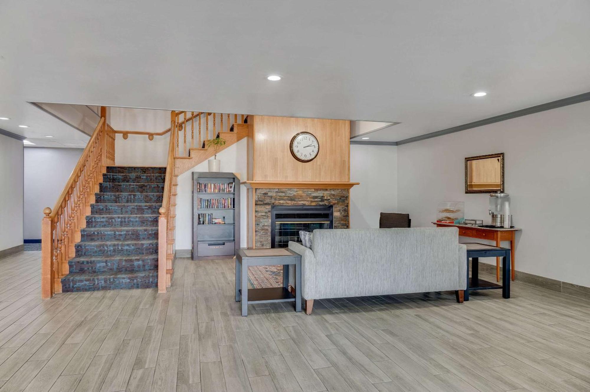 Country Inn & Suites By Radisson, Grand Rapids Airport, Mi Экстерьер фото